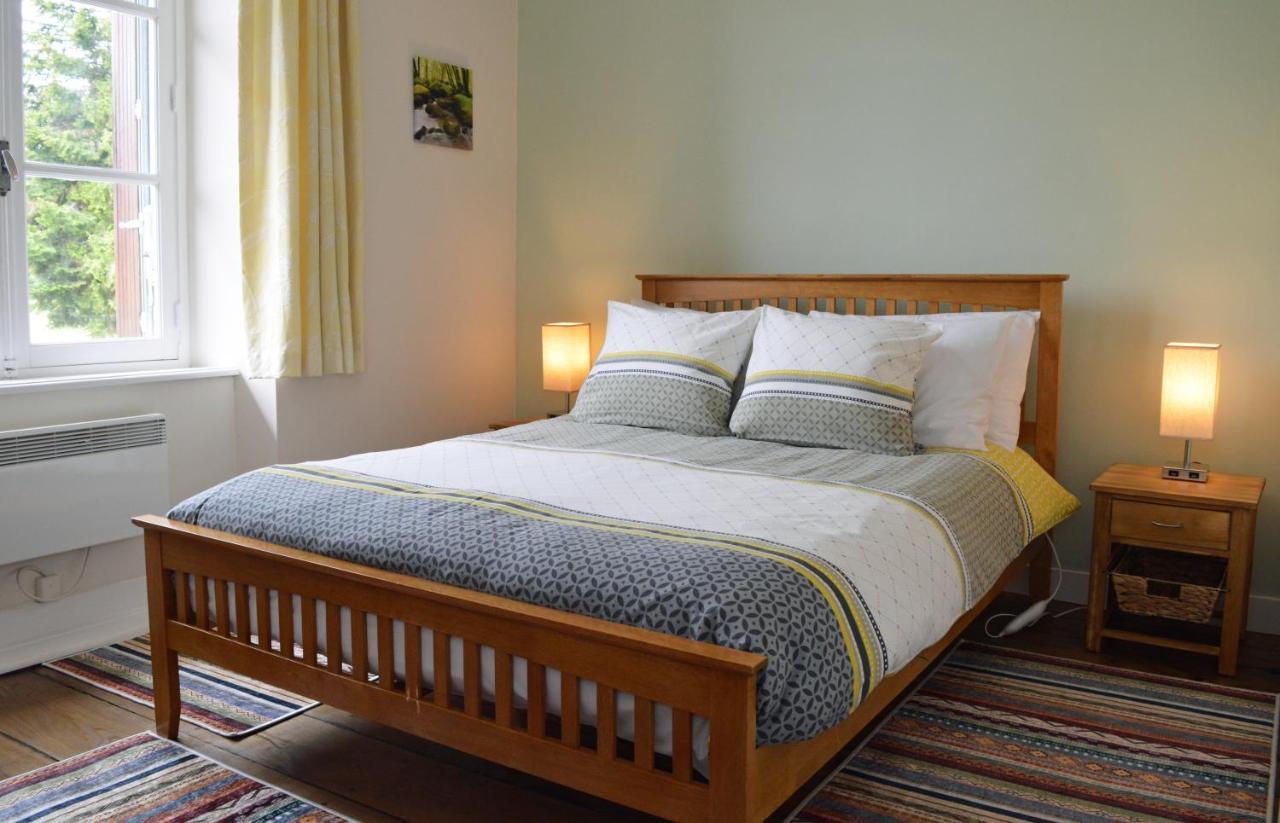 Bed and Breakfast Champ De Foire Sussac Екстер'єр фото