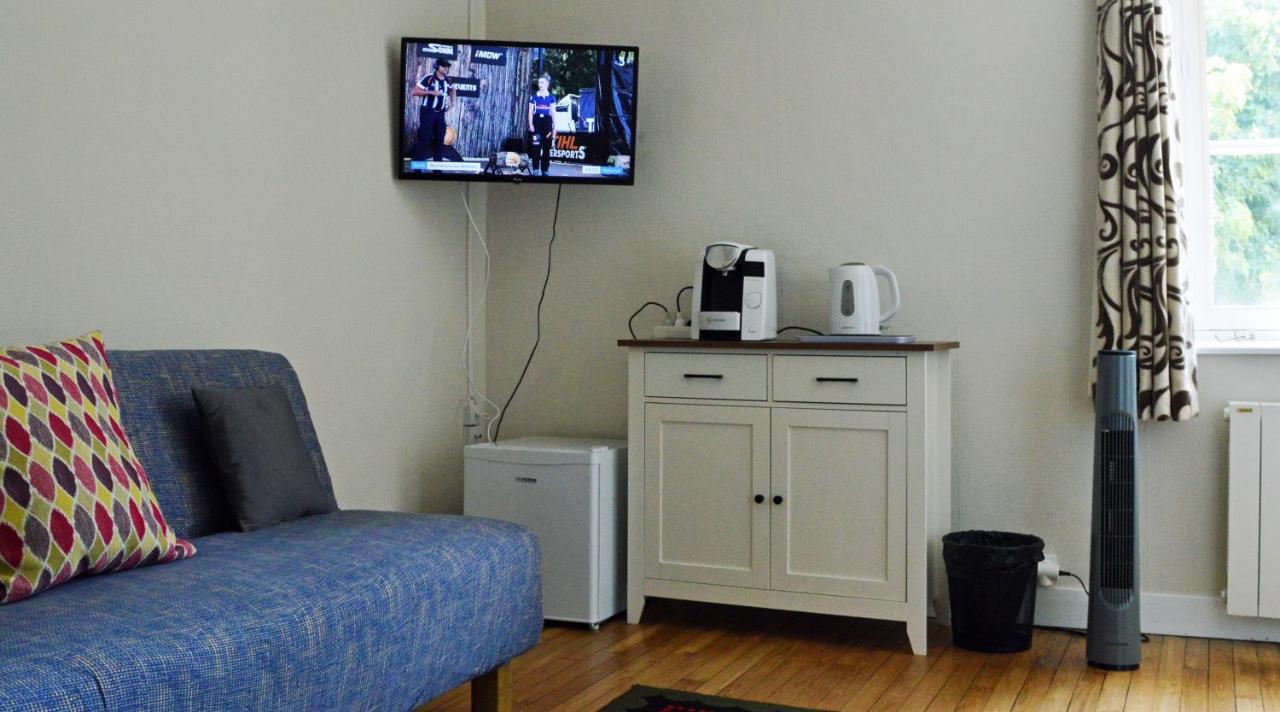 Bed and Breakfast Champ De Foire Sussac Екстер'єр фото